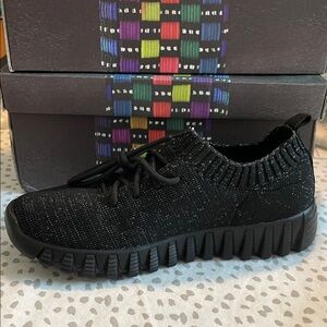 Bernie Mev Black Knit Sneakers Plush K black Pewter youth NIB